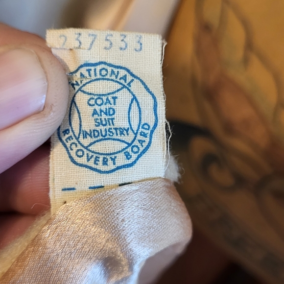 Vintage 40s Oriental by J.J. O'Donnell Beige Cashmere Swing Coat with Fur Collar - Picture 15 of 16